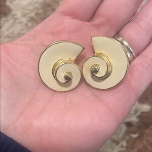 Source Unknown Cream and Gold Spiral Earrings